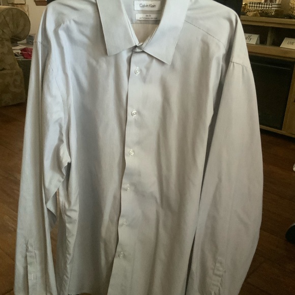 Calvin Klein Men's Light Gray Dress Shirt - Picture 1 of 4